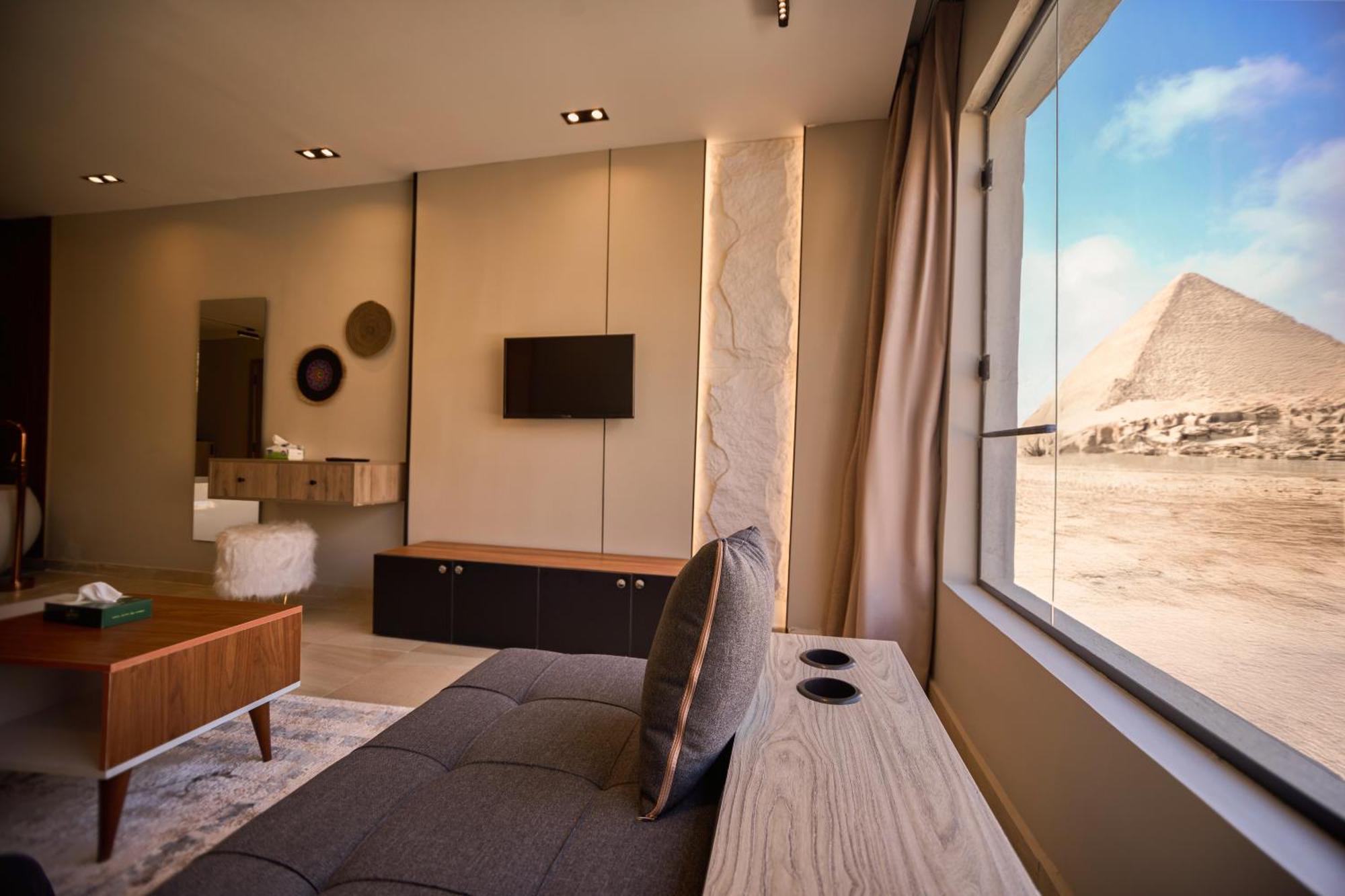 Pyramids Height Hotel