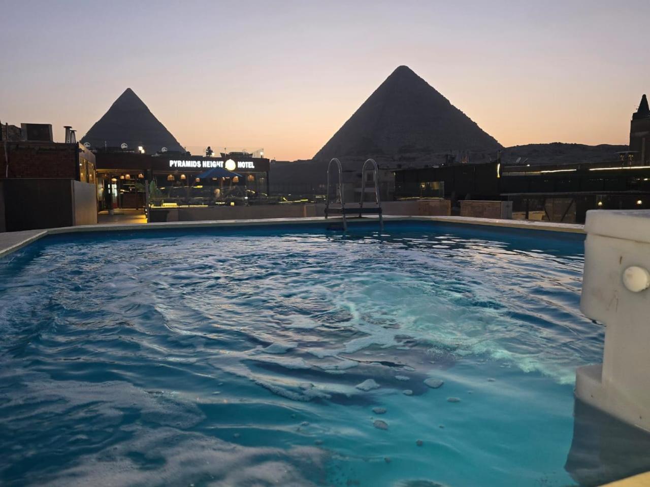 Hotel Pyramids Height & Pyramids Master Scene Rooftop